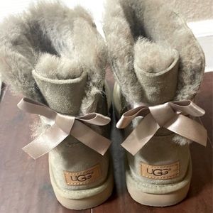 Size 7 Ugg boots
